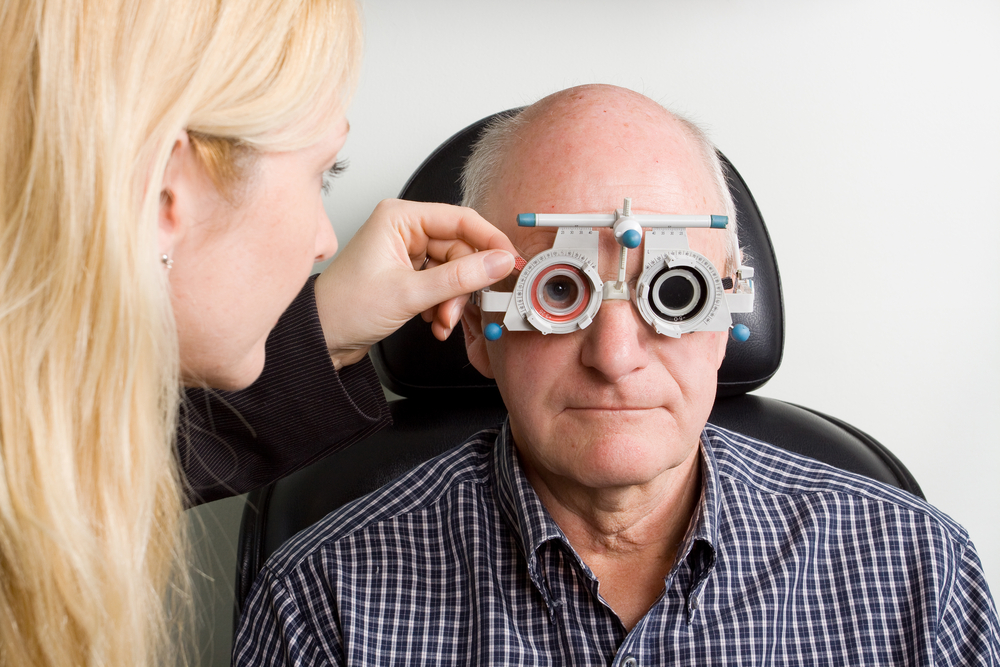 How To Handle an Aging Parent’s Hearing and Vision Loss