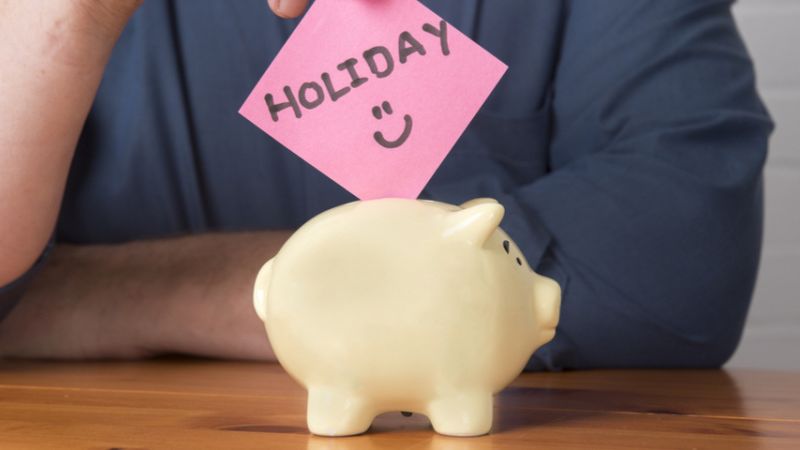 4 Money Tips to Help You Manage Your Holiday Spending